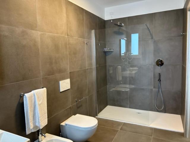 Hotel Luciana Бібіоне Екстер'єр фото