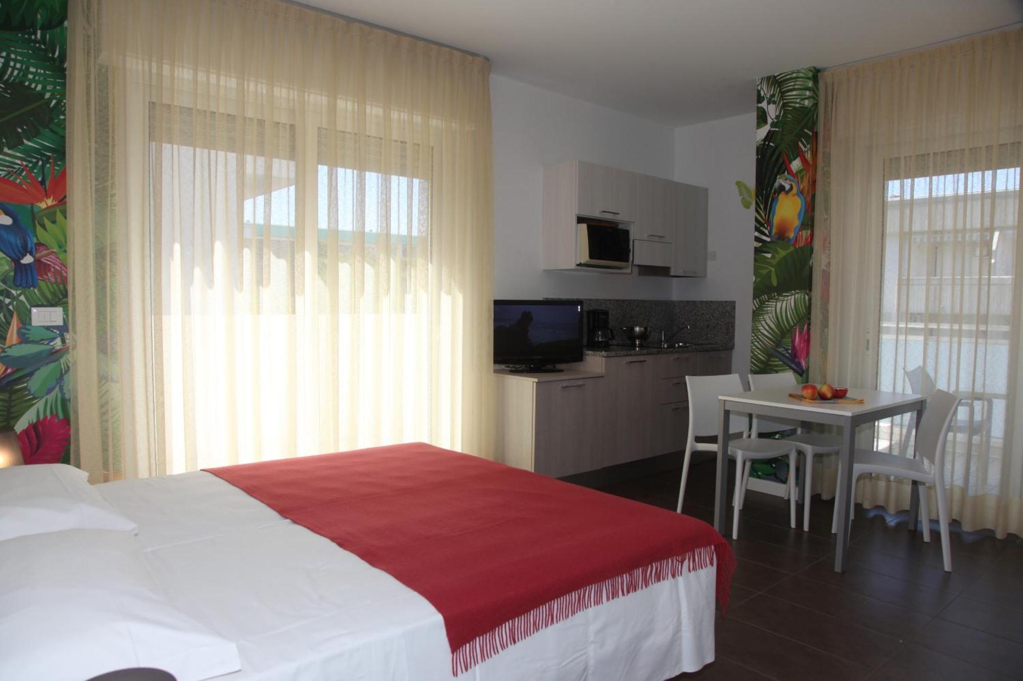 Hotel Luciana Бібіоне Екстер'єр фото